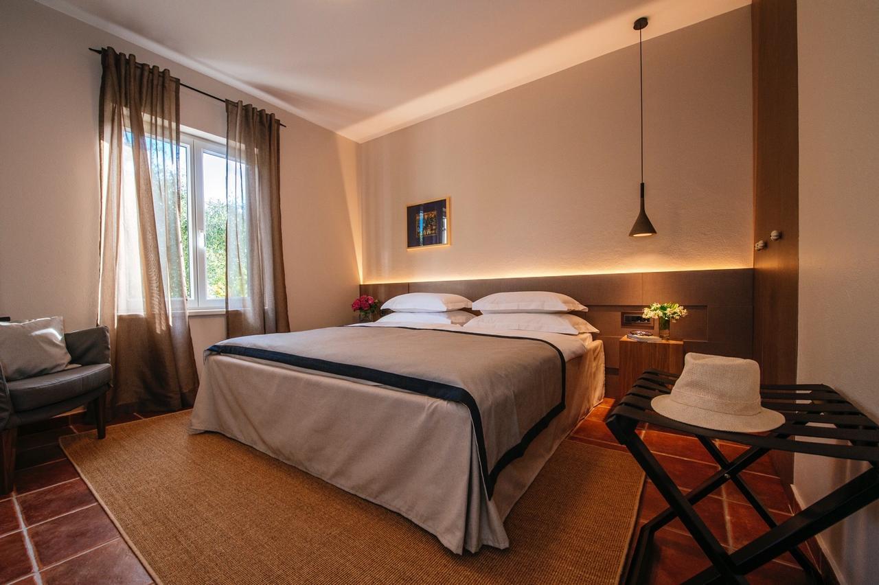 Villa Mirakul Sukosan Bilik gambar